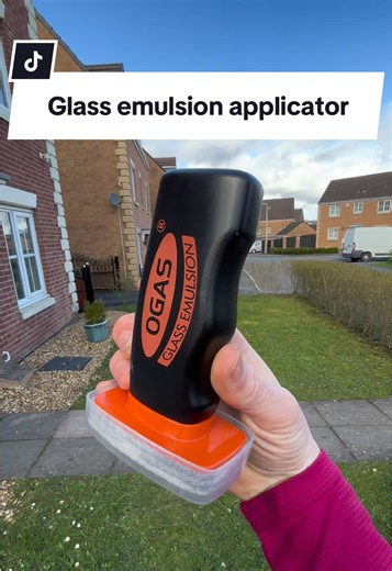 Enhance Your Car Windows with Glass Emulsion Applicator