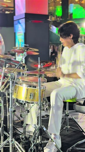 Mastering Improvised Drum Solos for Live Performances