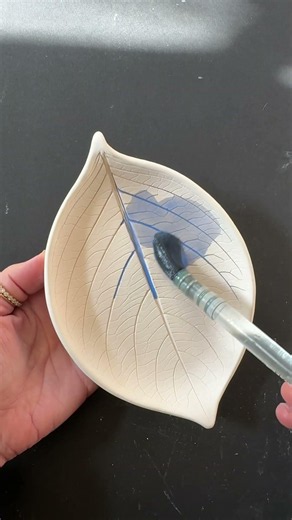 How I press a leaf in clay to create a ceramic leaf dish #satisfying #pottery #painting
