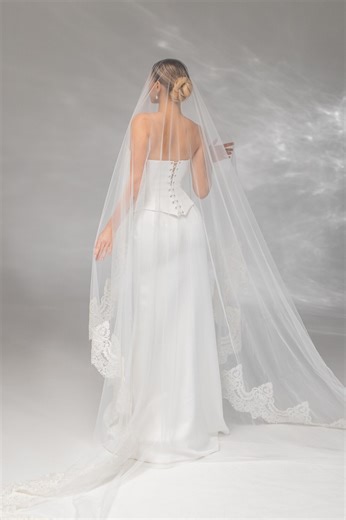 Handmade Long Wedding Veil With Lace Edge, Embroidered Floor-length Ivory Cathedral Veil, Ethereal Boho Bridal Veil, Traditional Lace Veil - Etsy