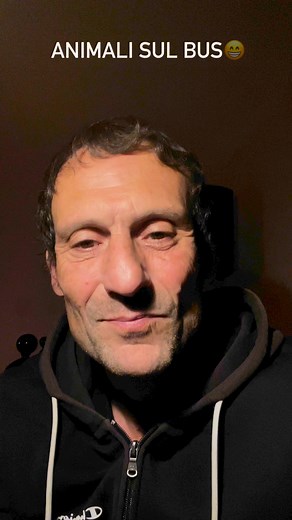 28K views · 283 reactions | ANIMALI SUL BUS | Gianluca Ricci | Facebook