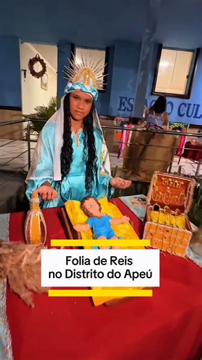 Rivan Jatene⚡️Jornalista ✈️ Traveler on Instagram: "🎶✨ TRADIÇÃO QUE ATRAVESSA GERAÇÕES NO APEÚ ✨🎶 Há mais de 50 anos, o Distrito do Apeú, em Castanhal, mantém viva uma das mais belas expressões da nossa fé e cultura. 🙏💙 A Folia de Reis toma conta das ruas da vila centenária em um grande cortejo que une religião, cultura e solidariedade. De casa em casa, a devoção ao Menino Jesus se transforma em gesto de amor: moradores abrem as portas e doam alimentos, fortalecendo uma corrente de fé que em
