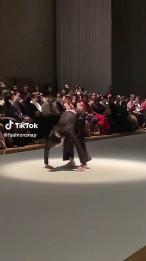 TikTokでFASHIONSNAPさんをチェック！
