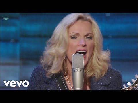 Bill & Gloria Gaither - Walking My Lord Up Calvary Hill [Live] ft. Rhonda Vincent