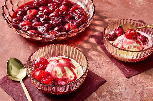 Cherries Jubilee Is The Elegant Dessert That Deserves A Comeback