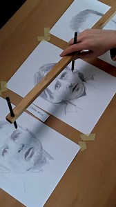 Amazing ambidextrous drawing | B Memes