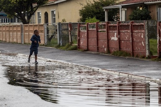 Persistent rainfall causes localised flooding in Cape Town - SABC News - Breaking news, special reports, world, business, sport coverage of all South African current events. Africa's news leader.