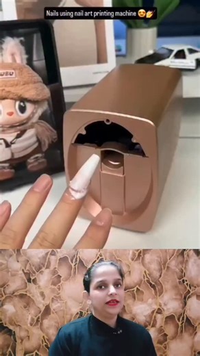 Kuljeet Kaur on Instagram: "trendy nails design applying technique....🥰🤩"