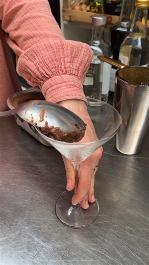 Snickers Martini Cocktail! Ein kleiner Genuss zum Entspannen & Verwöhnen 🍸 | Chefclub DE