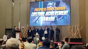 PBA great and ex-senator Robert Jaworski was honored with the Lifetime Achievement Award during the PBA Press Corps Awards Night. Pasig City Vice Mayor Dodot Jaworski and his family received the award. | via Kennedy Caacbay, ABS-CBN News Link to full story in the comments section. | ABS-CBN News