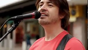 Hoje é aniversário de Bruce Springsteen, que está completando 72 anos! Bruce Frederick Joseph Springsteen, ou simplesmente "The Boss", nasceu em Long Branch, Estados Unidos, em 23 de setembro de 1949. Minha humilde homenagem com essa performance de rua gravada em 2018 em Curitiba. Ouça em bons fones ou caixas de som! 🎧🔊▶️ | James Marçal "James Band"