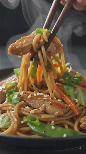 🍜🔥 Restaurant-Style Chicken Chow Mein in Minutes! 🤤