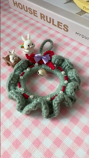 Crochet a Mini Christmas Wreath | Festive & Cute DIY