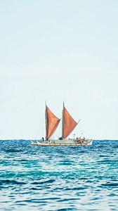 This past Saturday, we gathered at Hukilau Bay to welcome the iconic Hōkūleʻa! 🌴✨ It was a breathtaking celebration of Polynesian heritage, featuring vibrant hula, heartfelt chants, and the enduring legacy of wayfinding. Experience the joy, pride, and aloha of this unforgettable moment! 🌊💙 #Hōkūleʻa #PolynesianVoyaging #HukilauBay #PolynesianCulturalCenter | Polynesian Cultural Center
