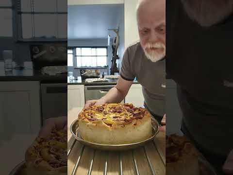Chicago-style deep-dish double-crust pizza - Part 3: The yummy!