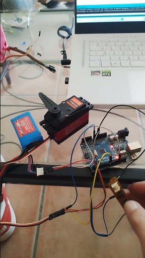 control servo 2 bouton poussoir #arduino