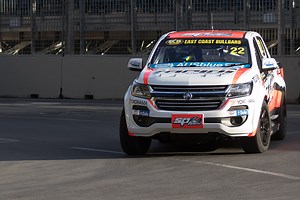 Alexander cruises to Race 2 SuperUtes win | Supercars