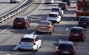 No Hands Needed: Volvo Traffic Jam Assistance Steers, Brakes For You In Traffic