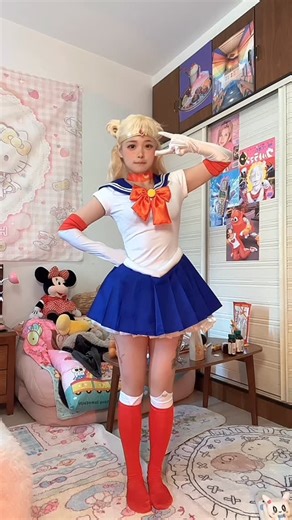 王宸尔Babyslow on Instagram: "Cyborg Sailor Moon🐰🤖🌙 #cosplay #sailormoon #fyp #robot #doll Movie & Support @evolver_x.jp🌛"
