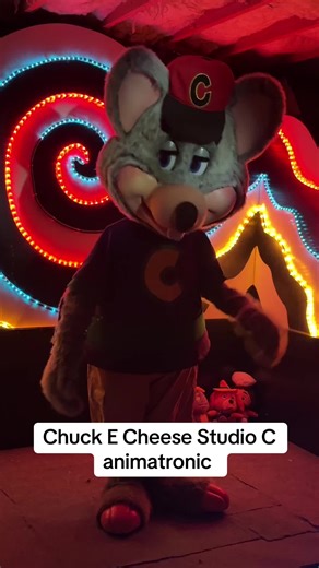 Animatronic Chuck E. Cheese Experience