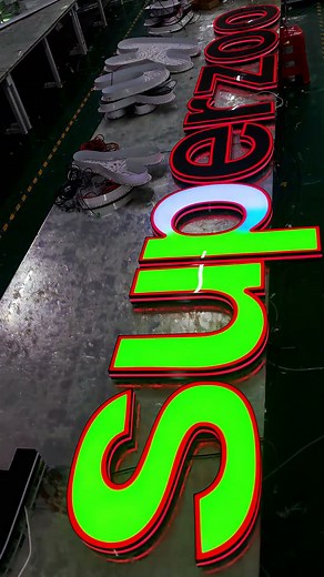 Show the Chinese logo to foreign friends