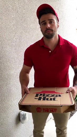 You ordered pizza and I delivered what kind of pizza did you order. #parati #fyp #delivered #pizza #pizzahut #jordan #tatto #meatlovers