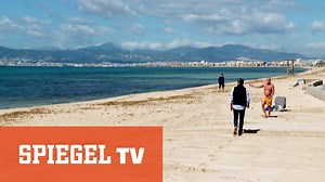 Während die einen schon wieder zum Strandurlaub einfliegen stehen Andere mit dem Rücken zur Wand. Wegen Corona geht es den Deutschen auf Mallorca genauso schlecht wie den Einheimischen. (1/3) | SPIEGEL.TV