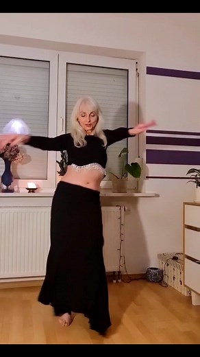 Dzień dobry. Ach, jak miło się oderwać od myśli własnych albo czyichś w tańcu tzw. spontanicznym...:) Ahmed Saad - El Youm El Helw Dah Dobrego dnia | Bea W. Romanov