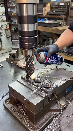 ABOM79 Tapping 2 INCHES with the FLEXARM #manualmachining #powertools #jobshop #machineshop #abom79