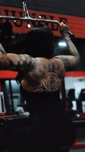 RACHEL AUST | Effort brings its own fortune ⚡️ 📹 @katiegreen.fit #gymgirls gymgirls #girlswholift #tattooedgirls #girlswithtattoos | Instagram