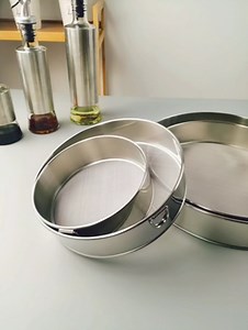 Flour Sieve Set 6 Inch Flour Sifter 60 Mesh Stainless Steel Round Sifter for Baking with 2Pcs Dough Scraper,Flour Sifter, Best Baking Lovers' Gift