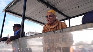 15K views · 536 reactions | Hail to the Treme Sidewalk Steppers. 30th Anniversary second line was a tribute to Kerry Hunter and featured Councilman Oliver Thomas as king and his wife Jazz as queen! | LBJ | Facebook