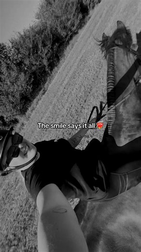 Last year I would’ve never believed it, if I told her we would be riding bareback and bitless in gallop on the field! ❤️‍🔥🥹