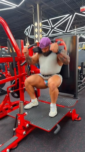 SAM CUNADO 🇨🇺 🇺🇸| 212 IFBB PRO🌐 on Instagram: "Had a great time training legs today . I can only train my legs at 50 % because I have a knee that is giving me issues . Regardless of such I am still giving my absolute best . I hope if this video gets to you it can motivate you to not quit and try again . I know quitting can be tempting and trust me I been there . But if you try one more time a small blessing or a big blessing might be right in that place at the right time for you . Be genuin