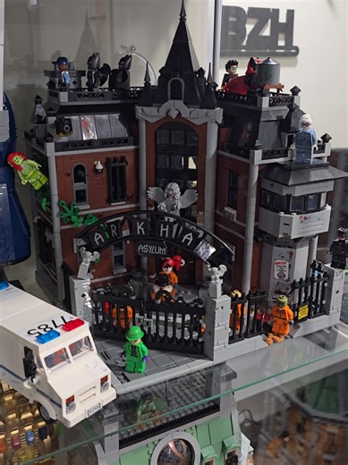 Rumor has it, the Lego DC Batman Arkham Asylum set 76300 will be retiring in 2026. This set recently debuted in September 2025. This is one of my favorite Lego sets that released in 2025. This is the 1st ever Lego DC modular build. 16 minifigures. 2953 pieces. $300. Great value. It has been popular, being on backorder pretty much since release. Lego is currently offering double Insiders points and a Penguin GWP build. If you want this set, this is a great time to grab it. I can't promise this wi