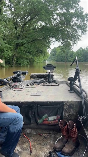 57K views · 616 reactions | Sometimes the water isn't where it normally is, but that isn't going to stop an Excel boat. #excelboats #boats #duckboat #hunting #fishing | Excel Boats | Facebook