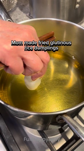 Mom made my favourite Chinese fried savoury glutinous rice dumplings Ham Siu Gok #dumplings #frieddumplings #dumplinglover #glutinousrice #traditionalfood #chinesefood #chinesecuisine #chinesefoodlover #vlog #food #foodlover #foodie #foodblogger #yummyfood #tastyfood #comfortfood #homemadefood #homecooking #homecooked #cooking #cookingvideos #cookingtime #cookingreels #cookingathome #fullhappybelly | Fullhappybelly