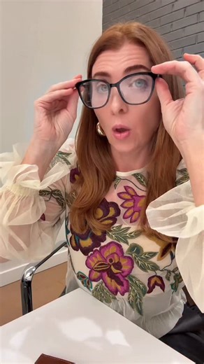 Anna Papalia on Instagram: "⬇️ Use this script in your next job interview to answer “What are your salary expectations?” Companies ask you this question because they want to underpay you. They are hoping that you give one number like, “I am hoping to make $70k” There is NO reason why a company should NOT tell you what the position pays and there is NO reason that they should make you tell them what you want to be paid BEFORE they tell you the range of the position. So don’t fall for it and play