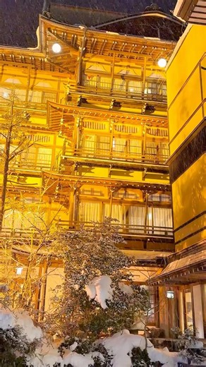 【雪夜の温泉街】歴史を刻む宿 金具屋