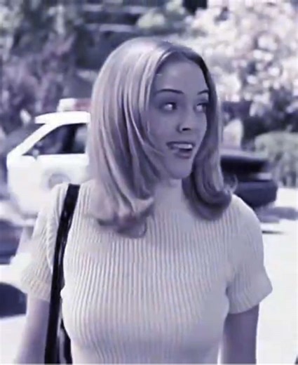 #tatumriley WE ARE TATUMICS PLEASE FEED US🌜🌜🌜🌜 #tatumrileyedit #scream #screammovie #sidneyprescott Scream is an American slasher franchise that includes six films (and a seventh in active development), a television series, merchandise, and games.[1][2] The first four films were directed by Wes Craven. The series was created by Kevin Williamson, who wrote the first two films and the fourth, and will return to write and direct the seventh film. Ehren Kruger wrote the third. The fifth and sixt