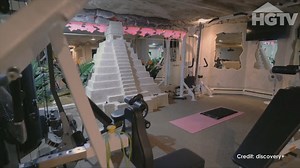 We've all seen beautiful house renovations, but now it's time to get ugly. Actress and comedian Retta is the host of a new show called #UgliestHousesInAmerica, which discovers some of the ugliest houses in the US most in need of an upgrade—and the ugliest of them all gets a $150,000 makeover. Retta took us inside two of the 12 "ugly" contenders. | Rachael Ray Show