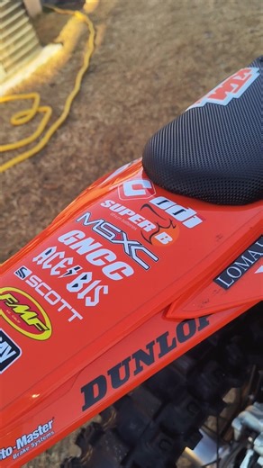 X game winning 3xGold medalist best whip trick Tom Parsons AKA (tp930) was the original owner of this bike!!! It's not your average 450 by any means, This thing has got a map set up on it out of this world lol.. It's absolutely insane with torque & power and ungodly fast proud to be the owner of this one I've had it for a few months and it's been absolutely nothing but great to me as y'all know I had to give it though Anthony's AMEVOMX Apparel look!!!🏁👌💯😎 | Anthony Moore