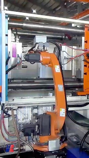 Fully Automated Insert Injection Molding