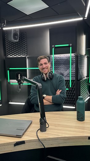 240K views · 3.4K reactions | Ce matin, Florent Losson a écrit un poème pour les profs  | Le réveil de Tipik - RTBF | Facebook