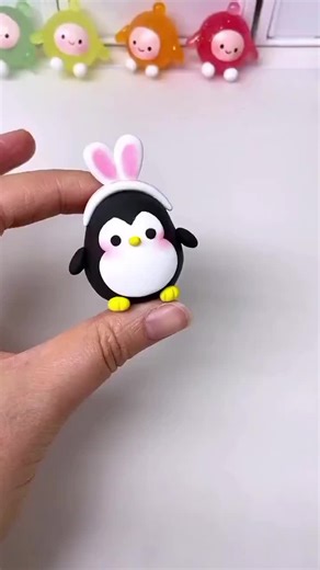 Clay Little Penguin Tutorial - Fun and Easy DIY Handcrafts