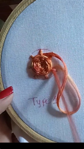 Woven rose embroidery step by step tutorial #wovenrose #wovenrosestitch #wovenwheelstitch #embroideryflower #flowerembroidery | Hoop Art Embroidery Akanksha