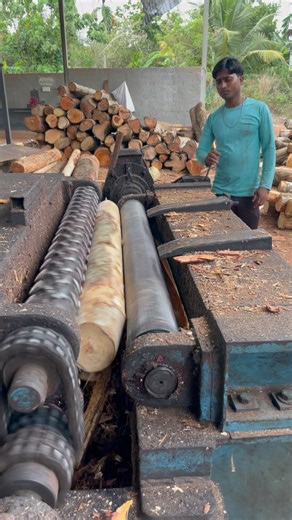 Amazing operating peeling machine naheem bhai🪵😱|#woodwork #peeling #wood