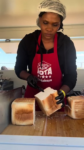 Never be ashamed of your hustle ngwana mma and never stop promoting your business. Focus more on the positives than negatives. Ignore nasty comments even if it’s not easy to.#Rakgadieatery #kota #sphatlo #sphathlo #bunnychow #kasikota #SAMA28 #godisgood #MashishingKota #MAshishingSphatlo #mzansitrending #kasihustlers #womenownedbusiness #riskantwana #godblessmybusiness #loot #Smallbusiness