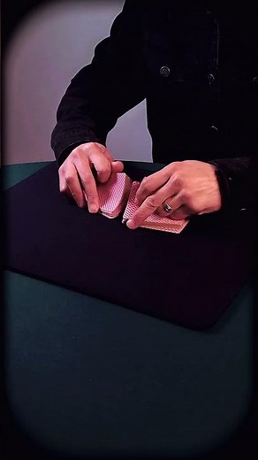 how to control cards while shuffling #sleightofhand