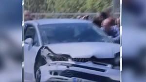 36K views · 350 reactions | Si ne filma aksion/ Momenti kur i riu hidhet mbi makinë dhe neutralizon shoferin e makines ne sheshin "Skenderbej" #rtvora #oranews | Ora News | Facebook